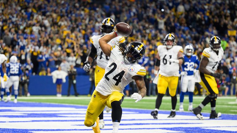 Pittsburgh Steelers running back Benny Snell outplayed in the fourth quarter with a game-winning touchdown.