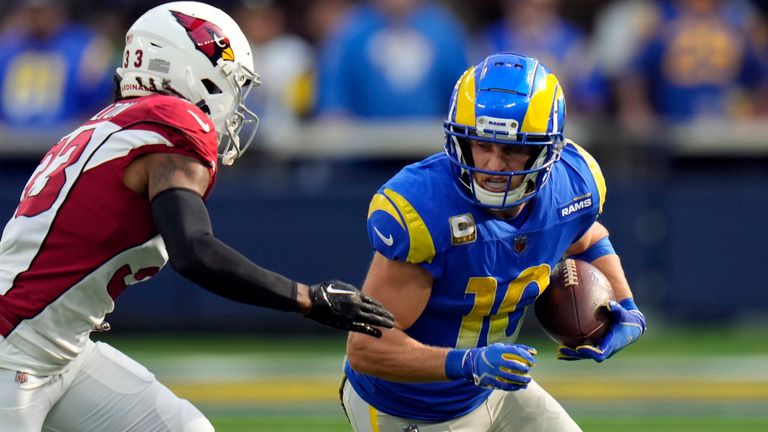 El receptor abierto de Los Angeles Rams, Cooper Kupp, requerirá cirugía en un esguince de tobillo