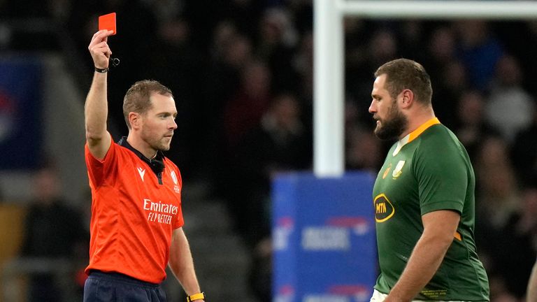 Thomas du Toit was red carded in the 61st minute for the Boks, but England failed to capitalise
