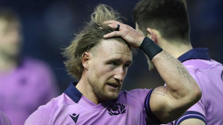 Stuart Hogg akan bermain sebagai full back