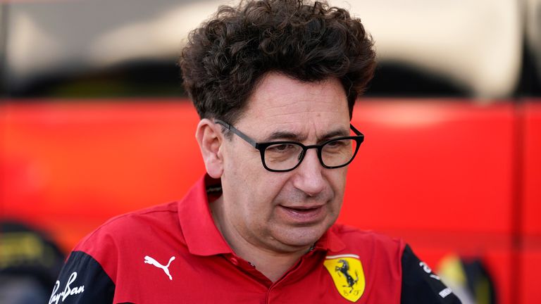 „Ferrari“ komandos vadovas Mattia Binotto sako, kad Schumacheris yra „puikus vairuotojas“