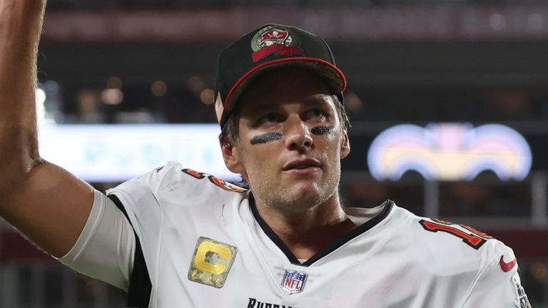 Tom Brady dan Tampa Bay Buccaneers menghadapi pertahanan peringkat teratas NFL di San Francisco 49ers hari Minggu ini, langsung di Sky Sports