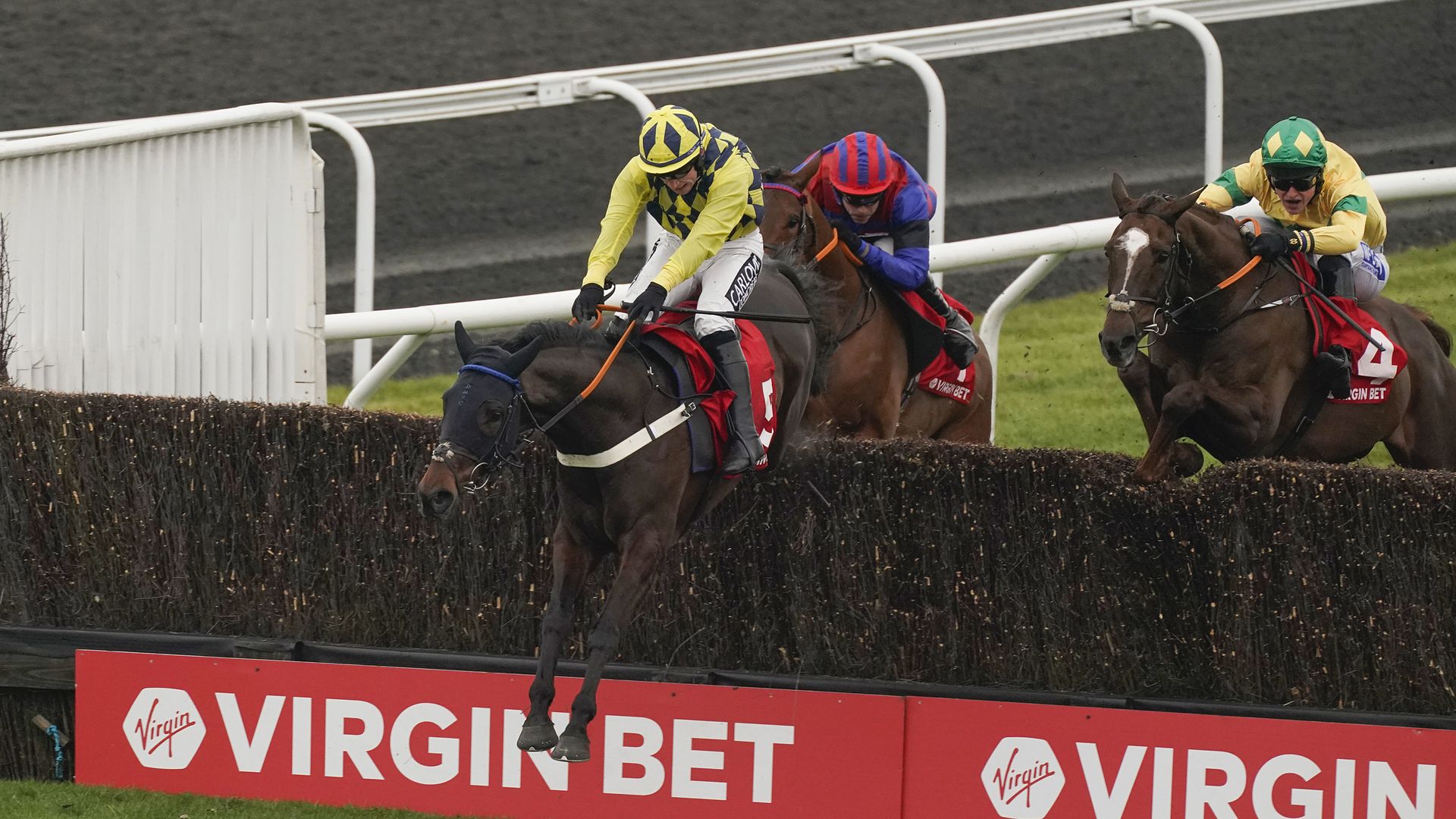 McCain's Onthefrontfoot seeks winning return at Doncaster