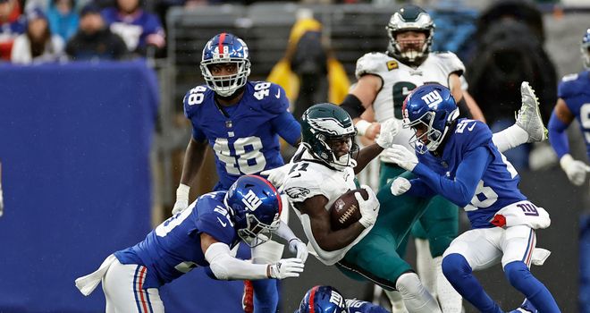 NFL Week 14 Sunday: Eagles blow out Giants, Purdy's 49ers rout Brady's Bucs