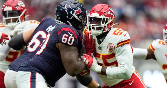 McKinnon's 26-yard run in OT lifts Chiefs over Texans 30-24 - ABC13 Houston