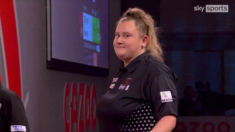 The 18-year-old got the Ally Pally crowd on their feet with this mind-blowing 122 finish
