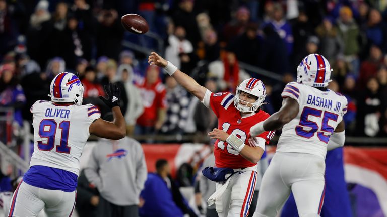 Highlights of the Buffalo Bills against the New England Patriots from Week 13 of the NFL season