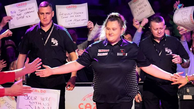 S'exprimant sur Love The Darts, Beau Greaves a parlé de son expérience au Championnat du monde et comment elle ferait les choses différemment la prochaine fois