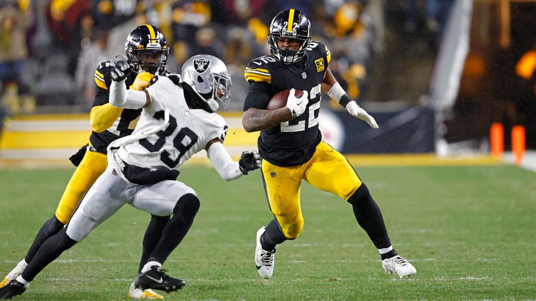 Highlights of the Las Vegas Raiders' clash with the Pittsburgh Steelers in Week 16 of the NFL