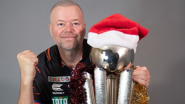 Raymond van Barneveld se ha revitalizado antes del Campeonato Mundial de Dardos