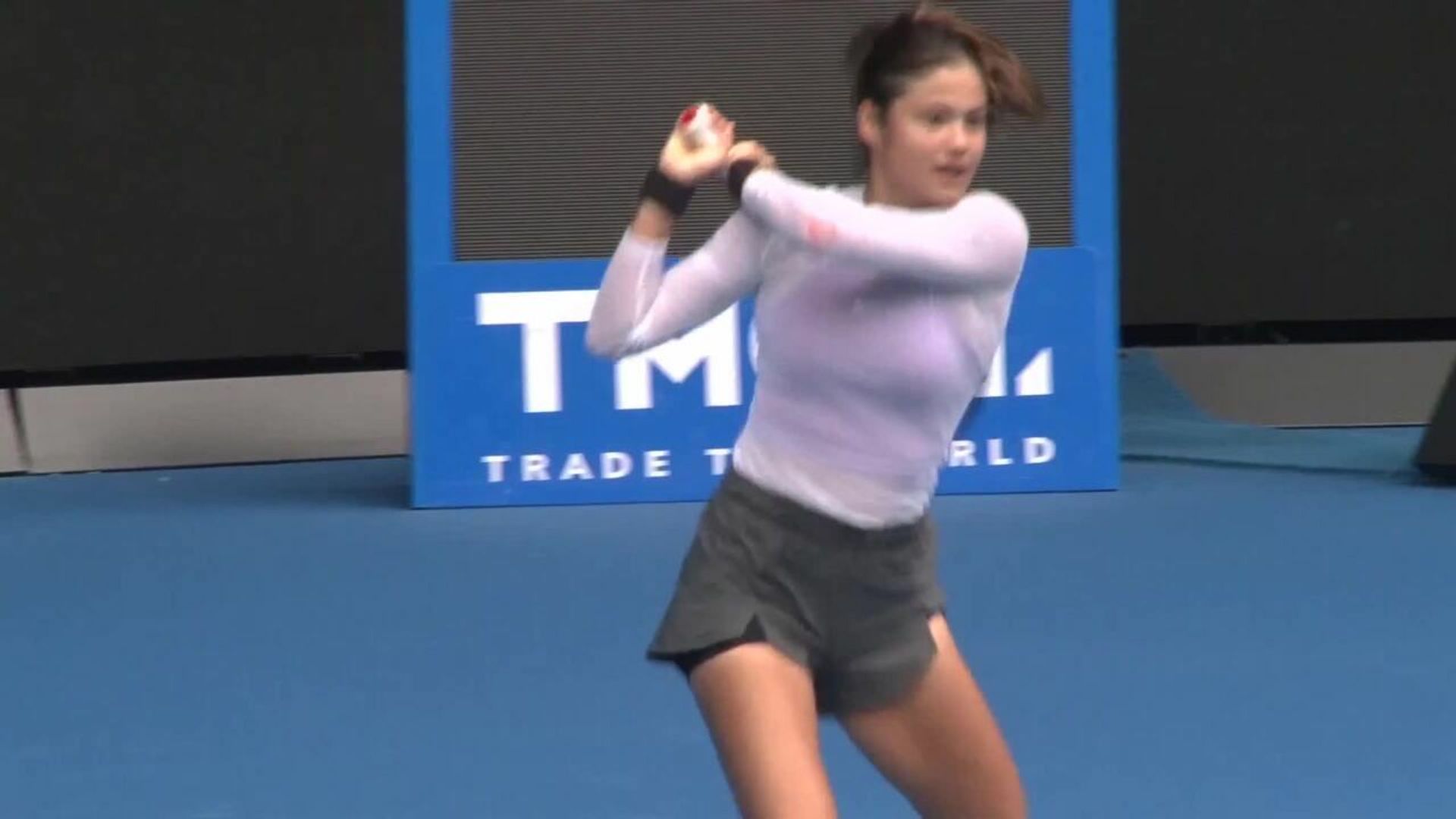 Raducanu shows no sign of injury in Aus Open practice