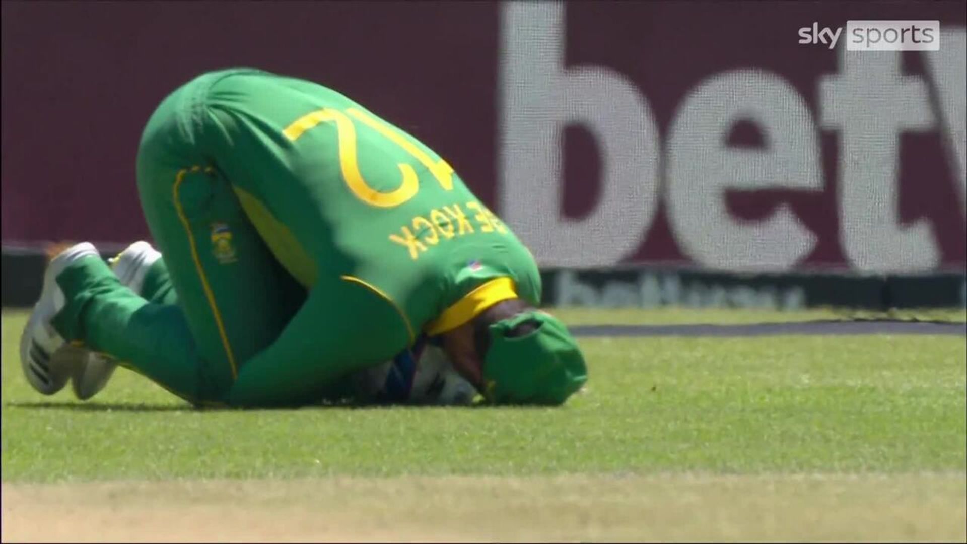 South Africa lose wicketkeeper