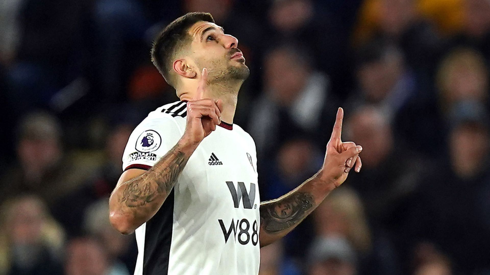 Mitrovic strike enough for Fulham to beat struggling Leicester and go seventh