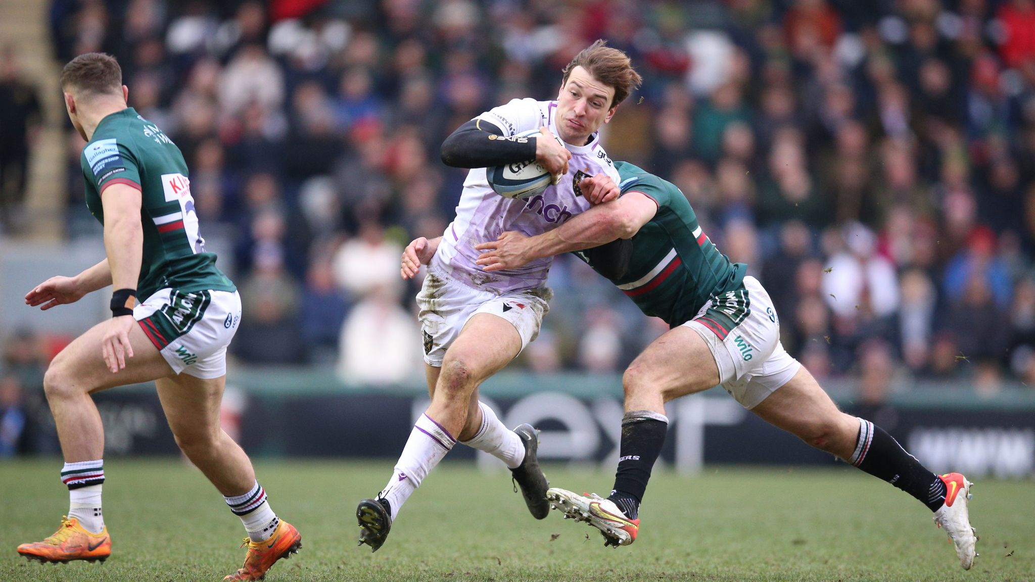 Gallagher Premiership: Leicester Tigers hold off Saracens rally to