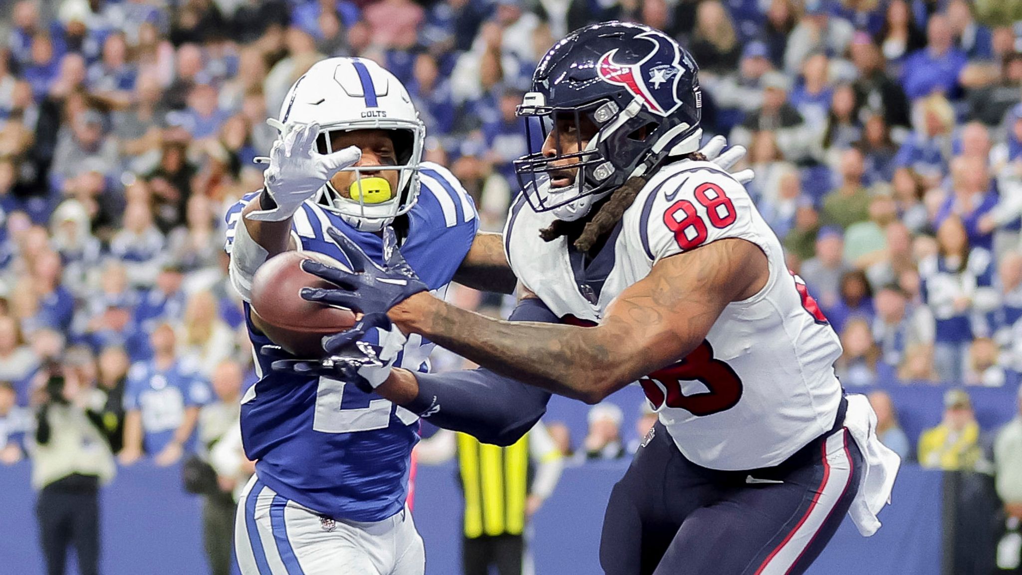 The Texans beat the Colts 32-31 in season finale