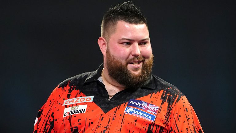 El campeón mundial Michael Smith ha llegado a los cuartos de final