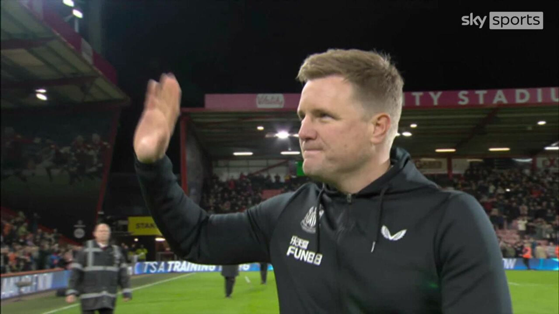Emotional Howe given ovation from Bournemouth fans