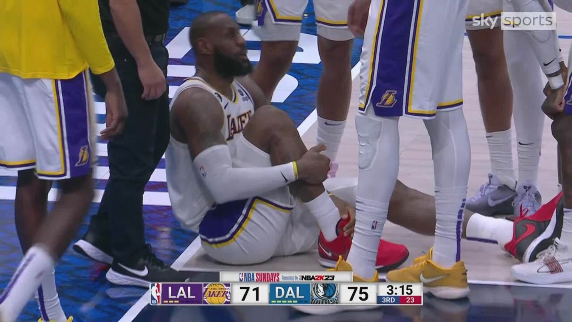 LeBron: I heard it pop! | Lakers star injures ankle in third quarter