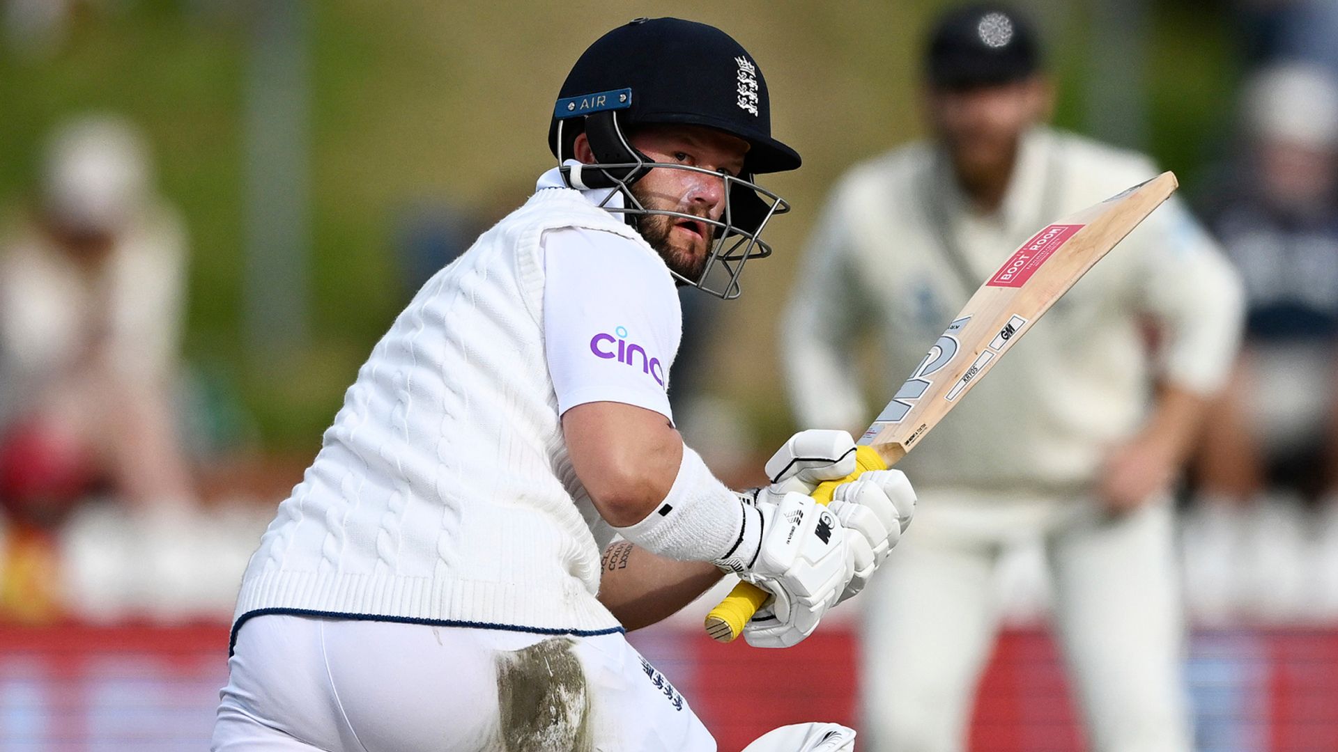 Night-watchman Robinson out as England chase 258 to beat NZ LIVE!