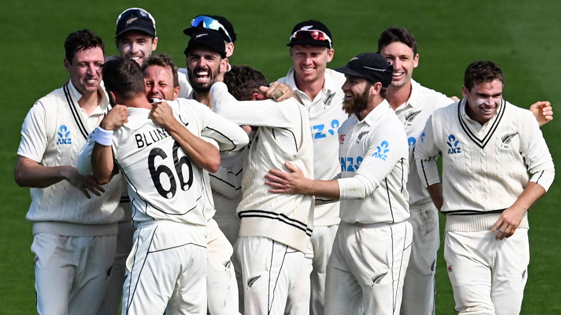 New Zealand snatch dramatic one-run win over England