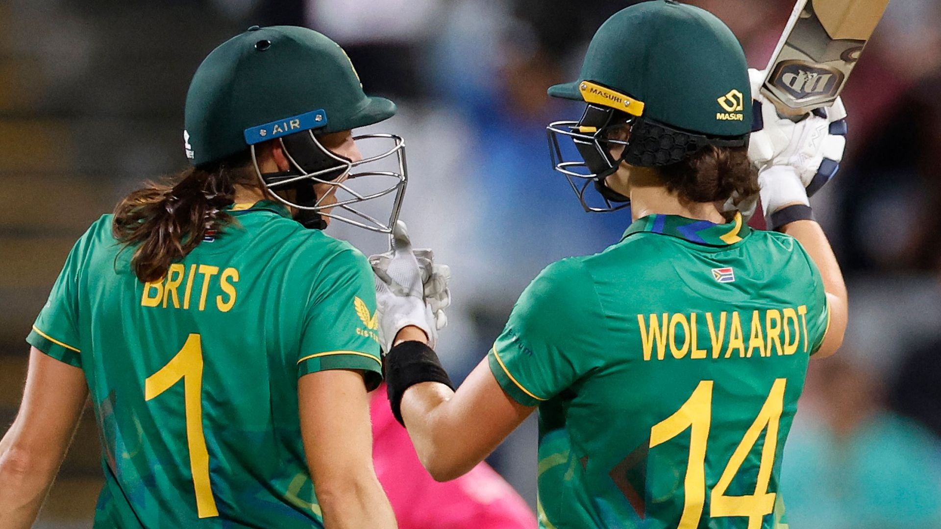 South Africa thrash Bangladesh to book England T20 semi-final