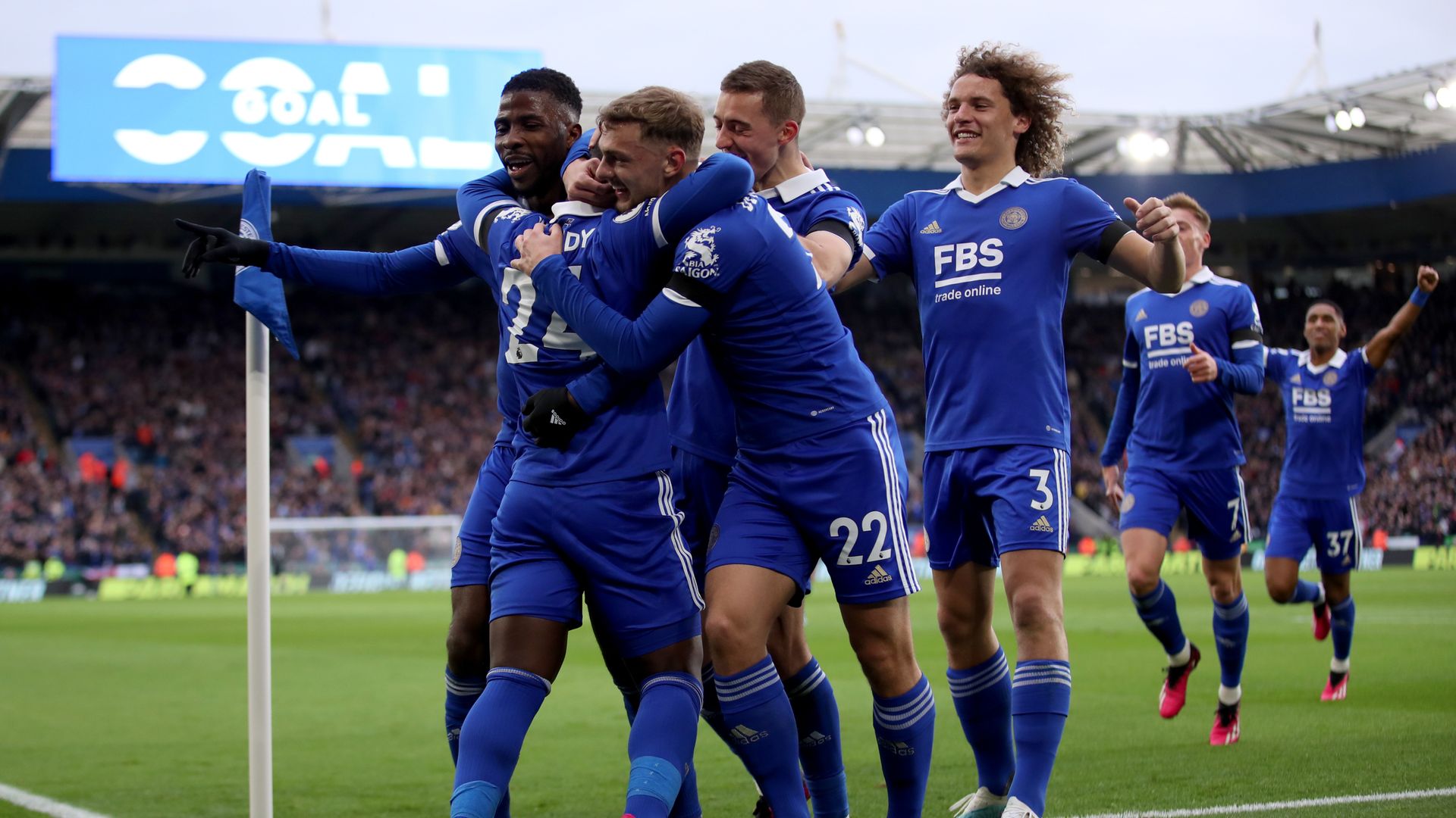 Leicester thrash Spurs on Conte return | Stellini apologises for 'lack of effort'