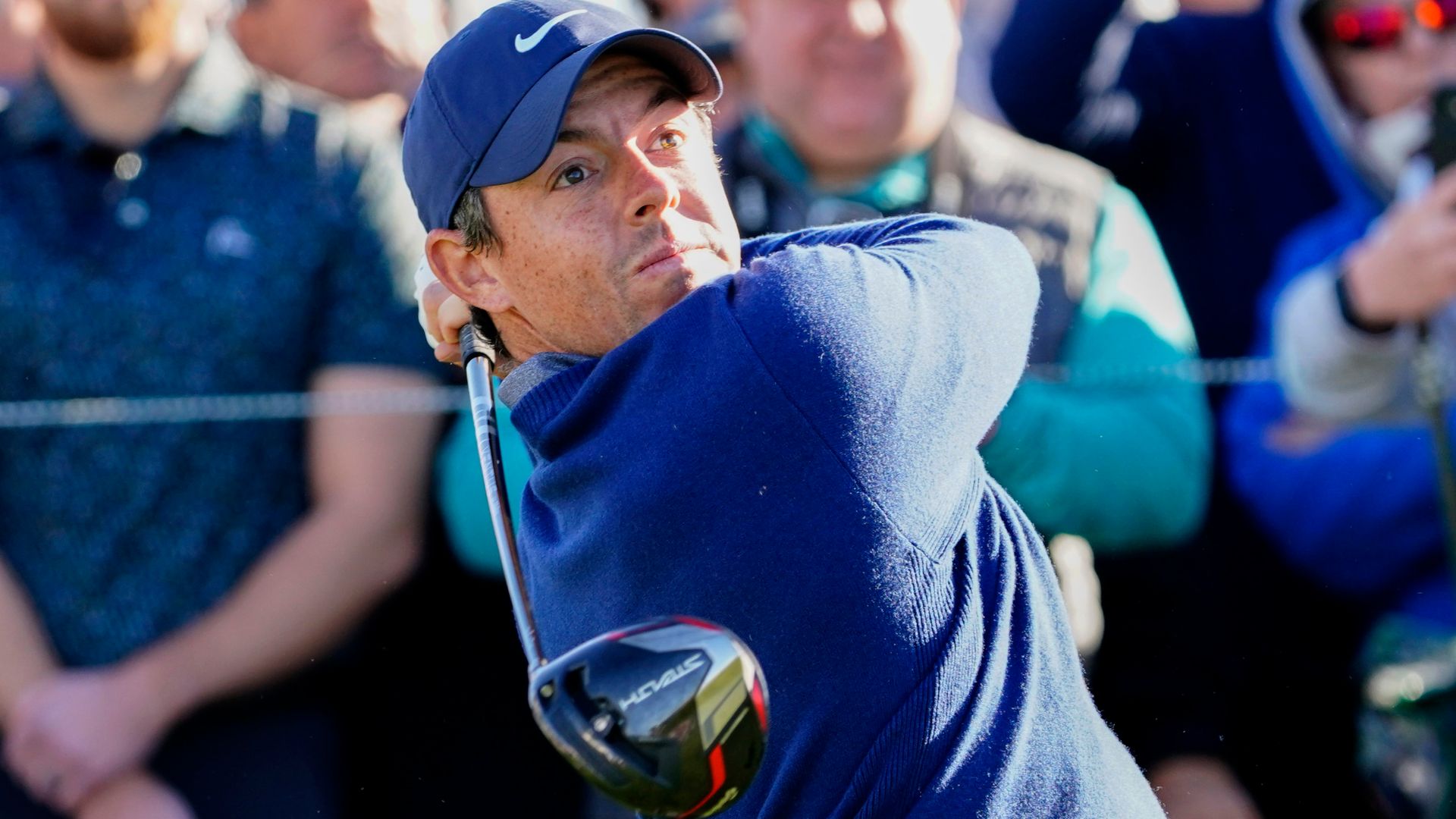 McIlroy struggles as Taylor and Hadwin share Phoenix lead