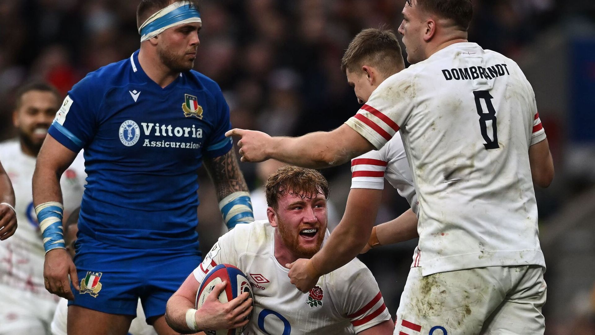England show strength against Italy to secure Borthwick's first win