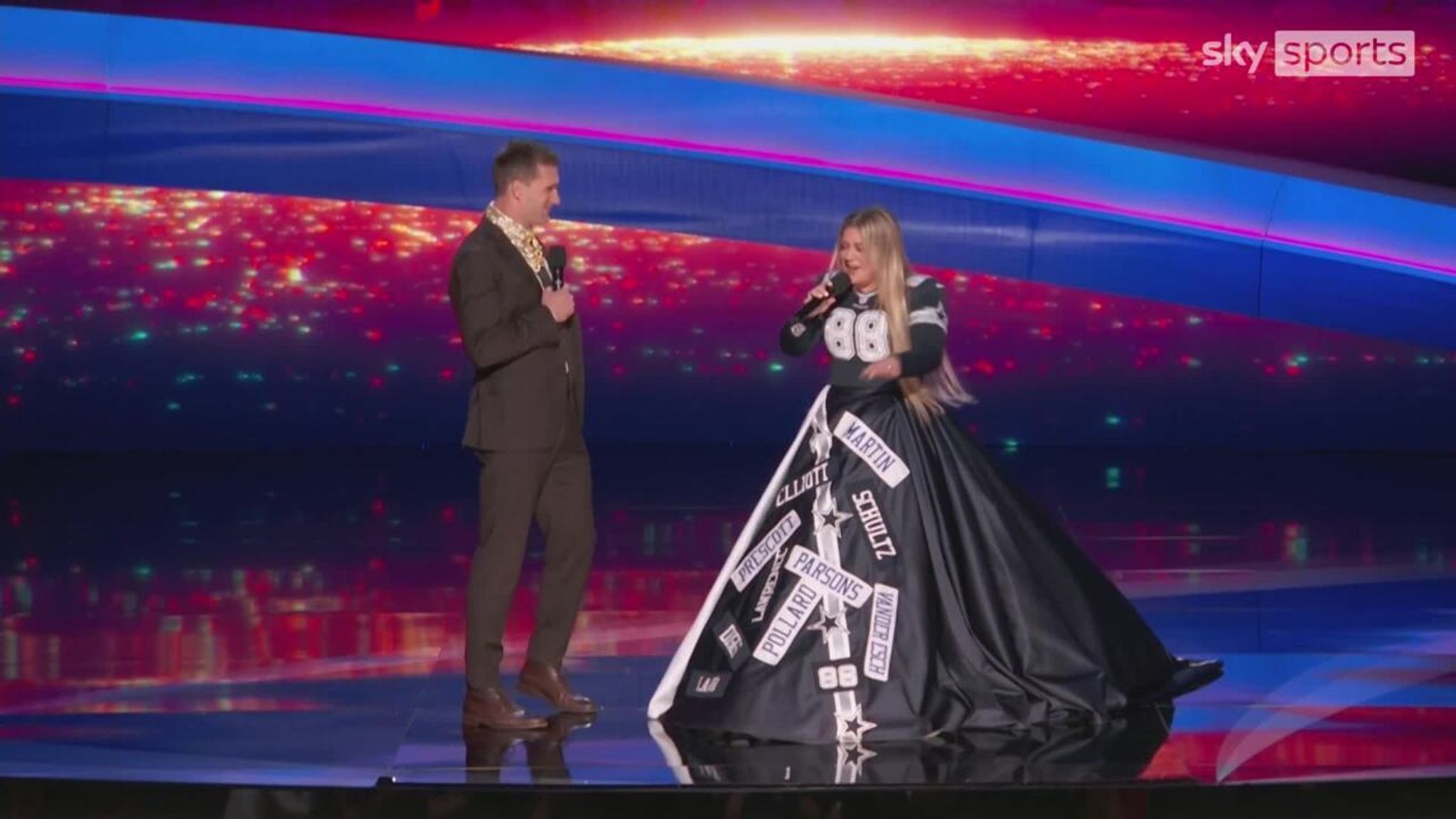 Kelly Clarkson's NFL Honors Dress Was a Touchdown