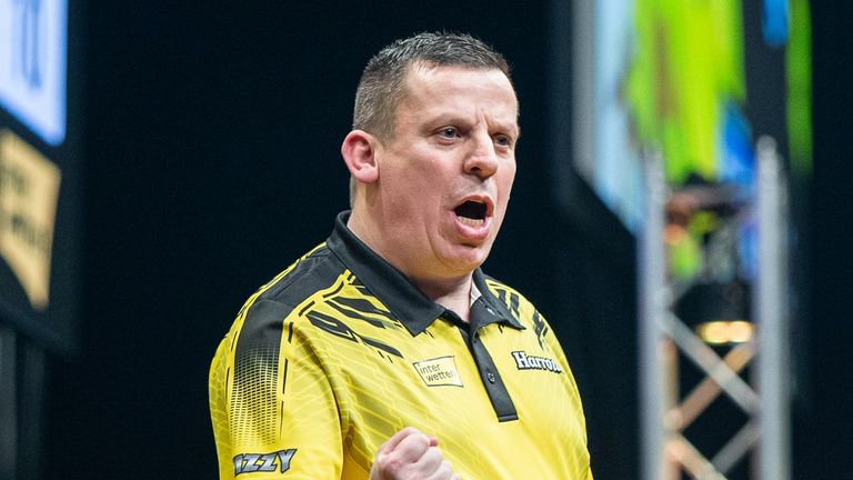 Dave Chisnall celebrates victory in Kiel (Image: Jonas Hunold/PDC Europe)