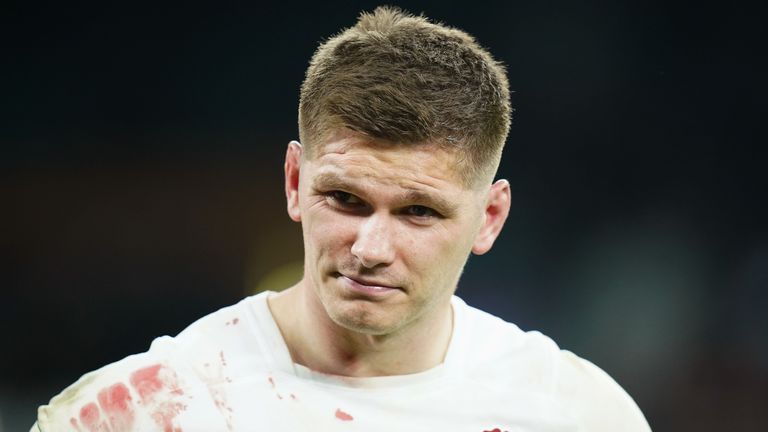 Owen Farrell dari Inggris tampak sedih setelah kekalahan dari Skotlandia