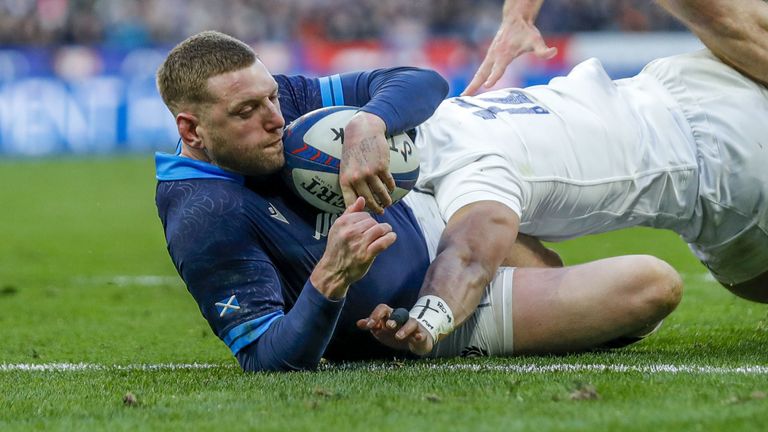 Finn Russell's try with 12 minutes left got Scotland within four points of Les Bleus 