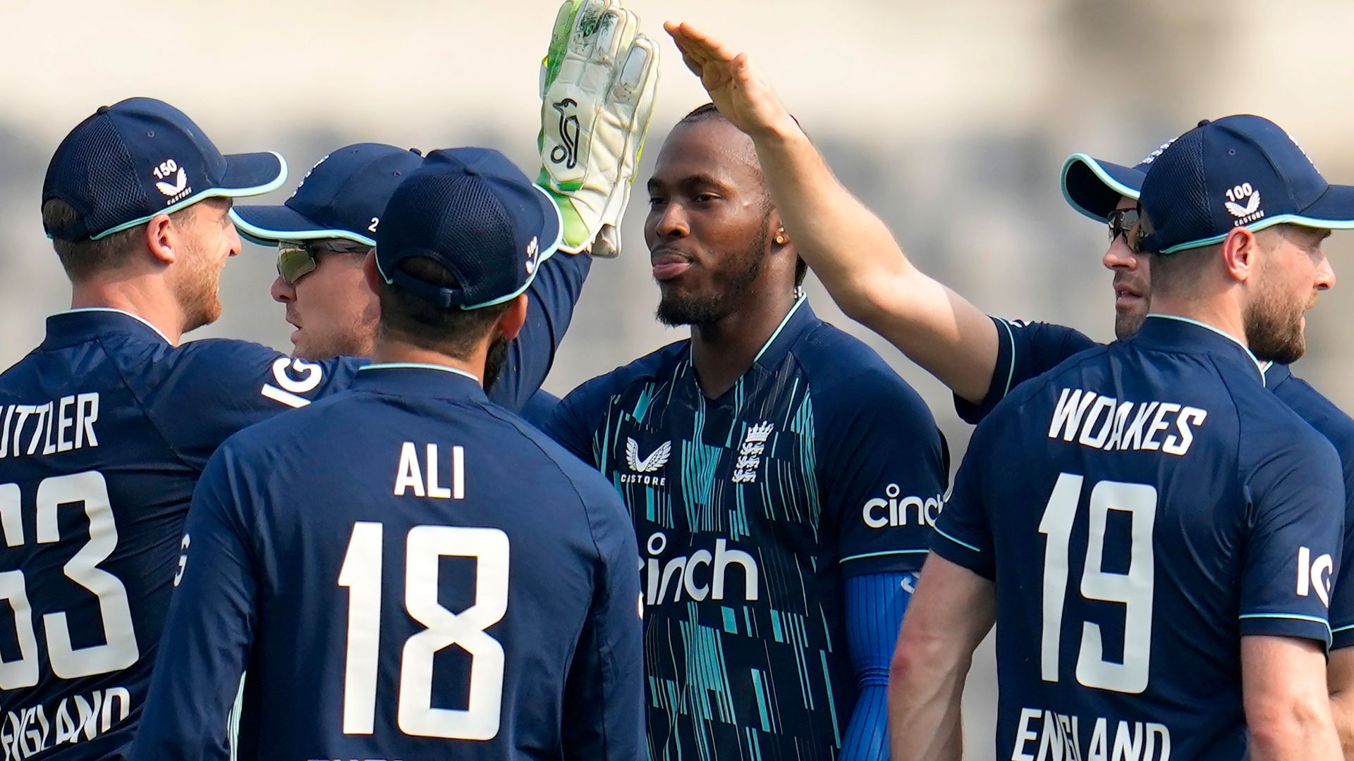 England bowl Bangladesh out for 209 in first ODI LIVE!