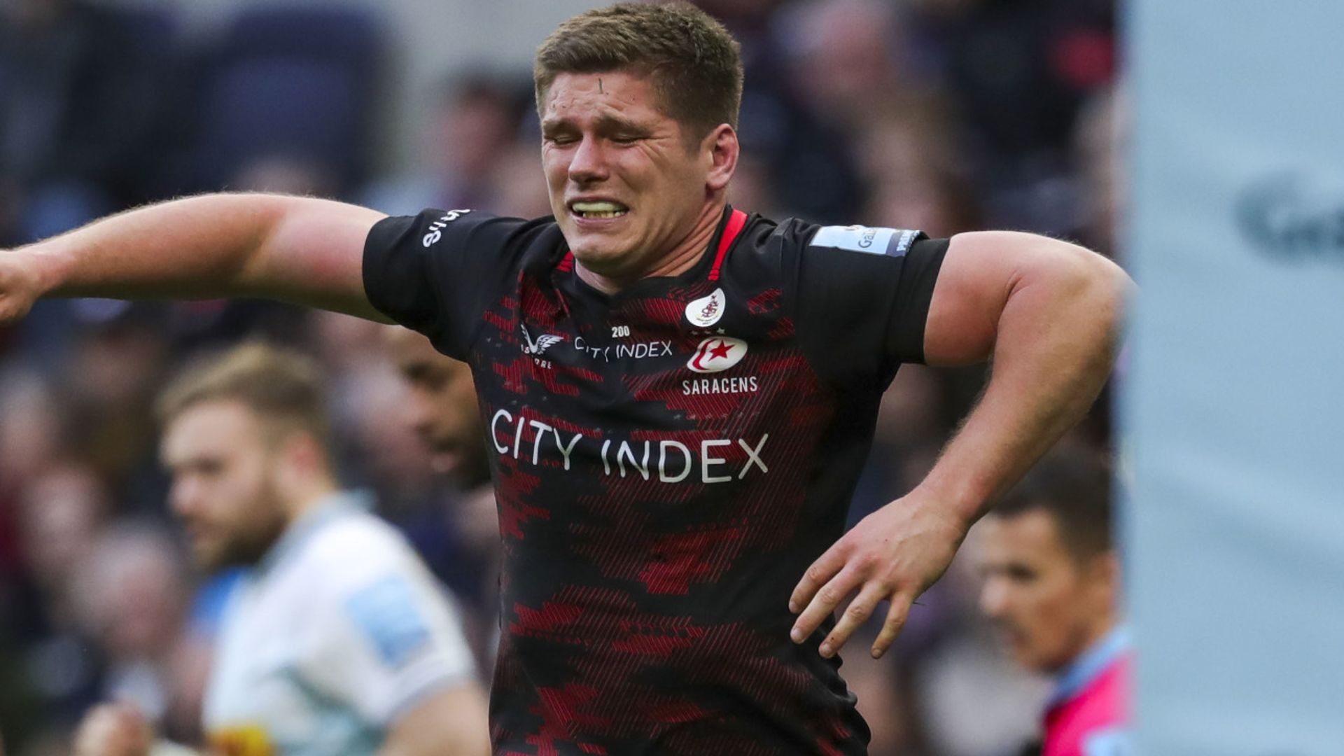 Premiership: Saracens seal top-two finish as Farrell suffers injury scare