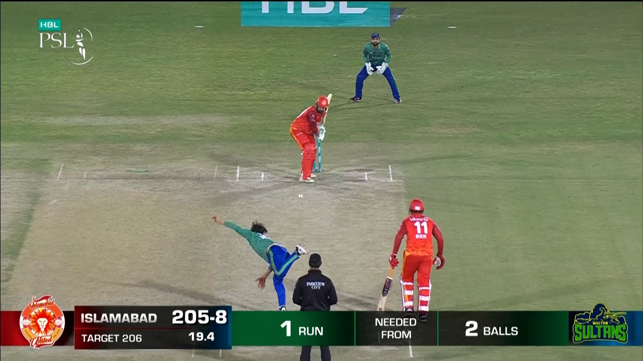 The most DRAMATIC final over? Record-breaking chase in Pakistan Super League! Video Watch TV Show Sky Sports