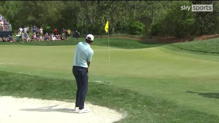 Watch how Scheffler chipped in from the rough at the third hole of his final round