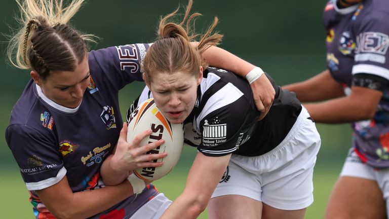 Lawson in action for Hull FC