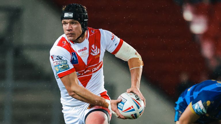 Jonny Lomax made his 300th appearance as St Helens beat Wakefield