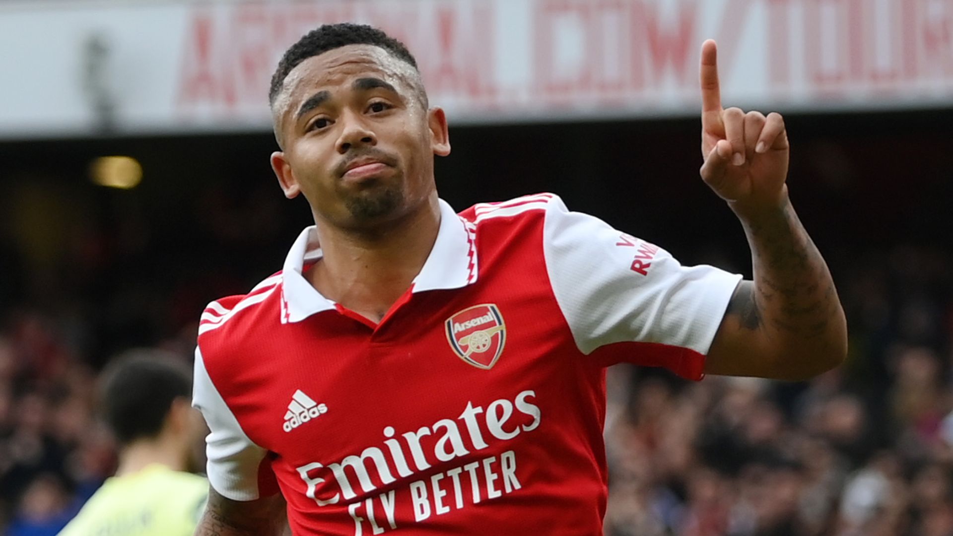 Arsenal restore eight-point lead | Arteta: 'We can't control City'