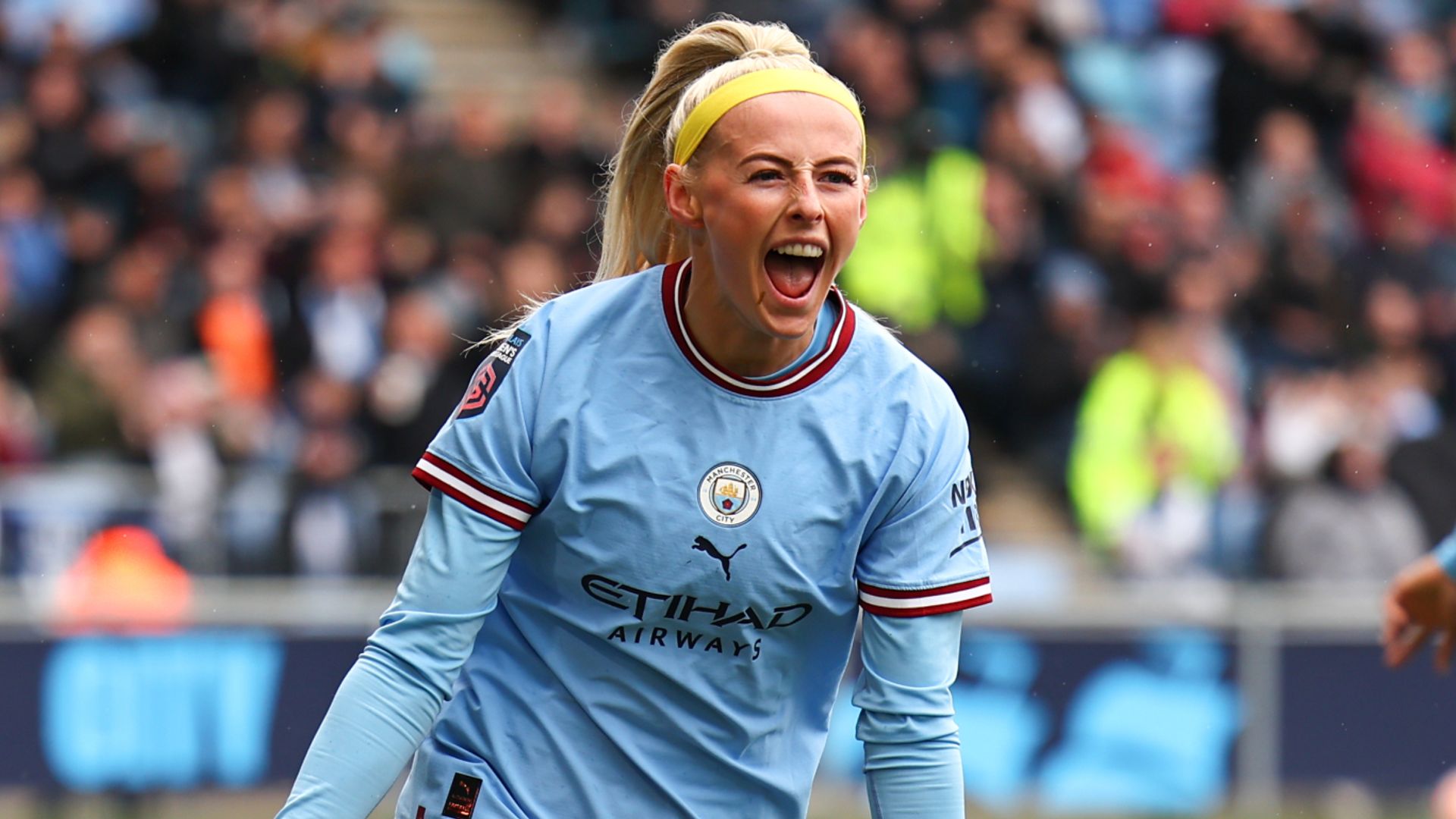 Slick Man City sweep past Reading to keep WSL title dreams alive