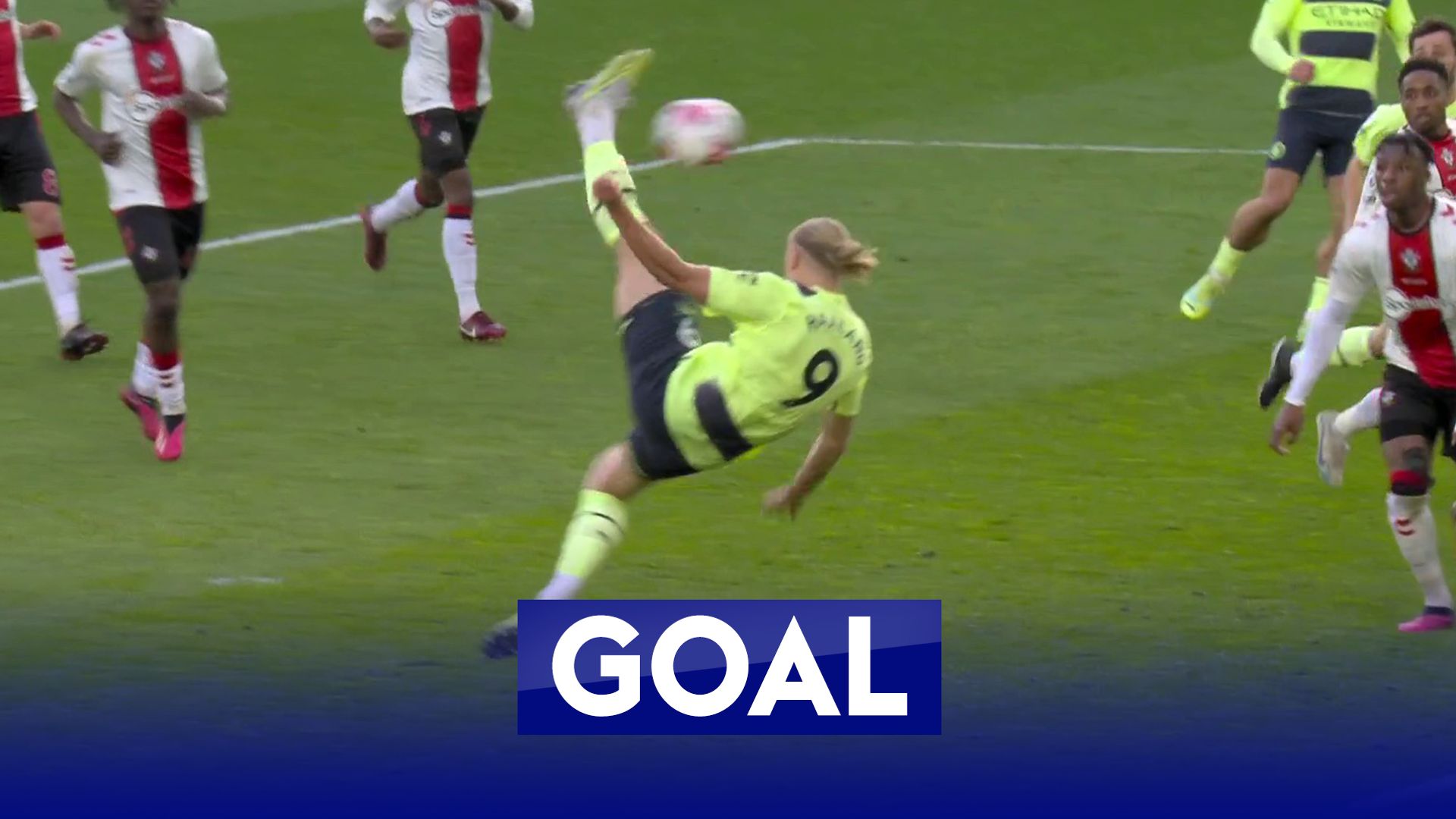 Haaland hits 30 PL goals with INCREDIBLE overhead kick!