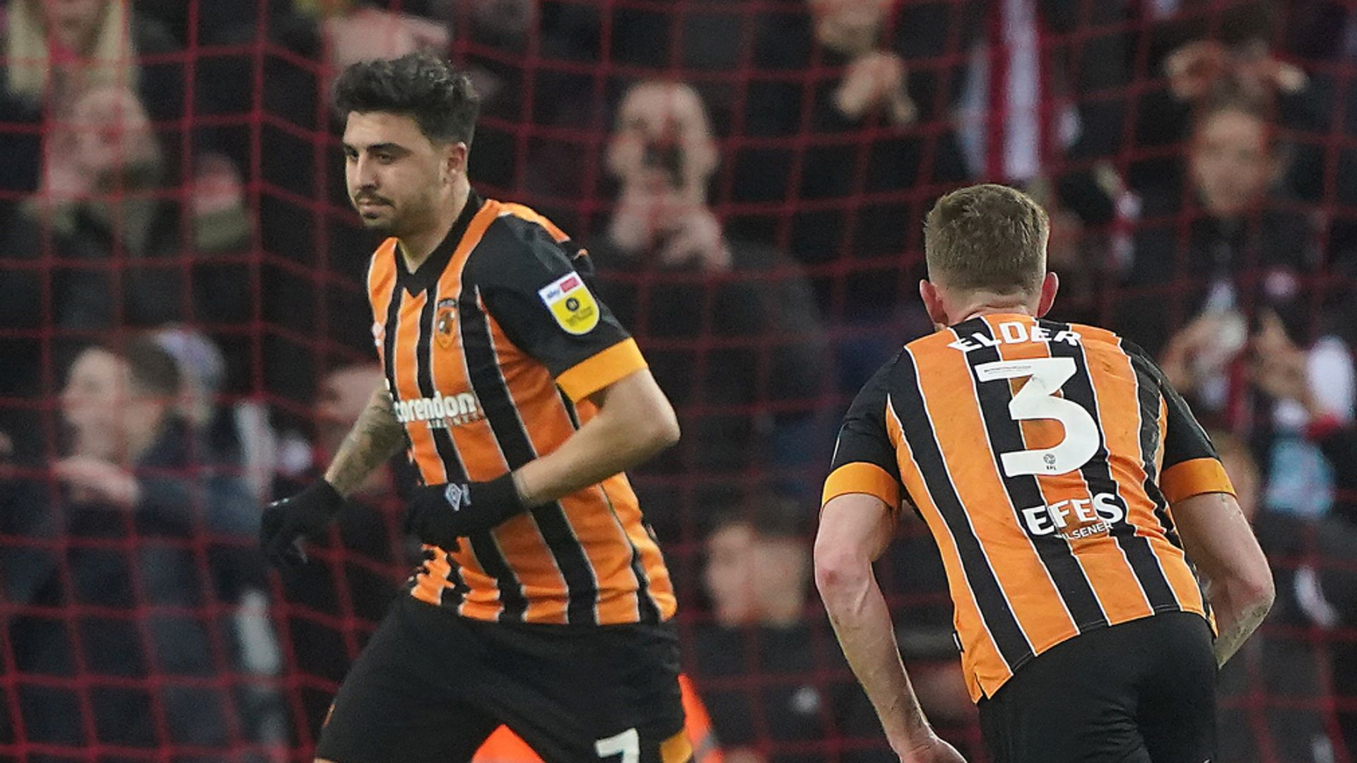 Tufan's late penalty dents Sunderland's play-off hopes in thriller