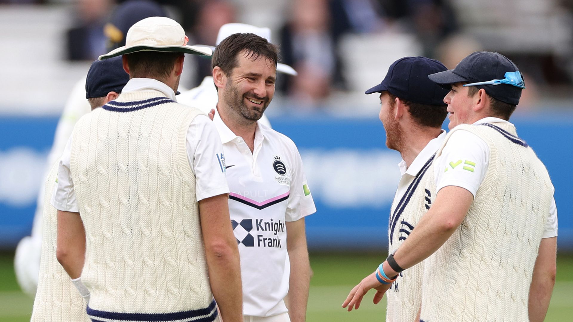 Murtagh tops 1,000 wickets with 10-for in Middlesex win over Kent