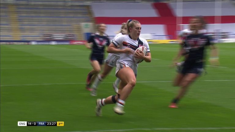 Tamzin Renouf finished off this beautiful piece of play by England with this try on her return