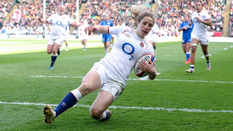 Abby Dow grabbed four tries as England scored a resounding win over Italy