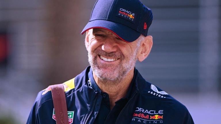Chief Technology Officer Red Bull Adrian Newey mengaku sempat mempertimbangkan untuk bergabung dengan Tim Ferrari dua kali pada 1990-an