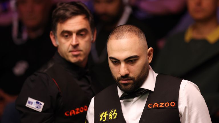 Hossein Vafaei destrozó a los rojos desde su primer descanso en su partido por el Campeonato Mundial de Snooker con Ronnie O'Sullivan