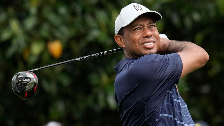Tiger Woods has withdrawn from next month's US Open in Los Angeles as he continues to recover from ankle surgery