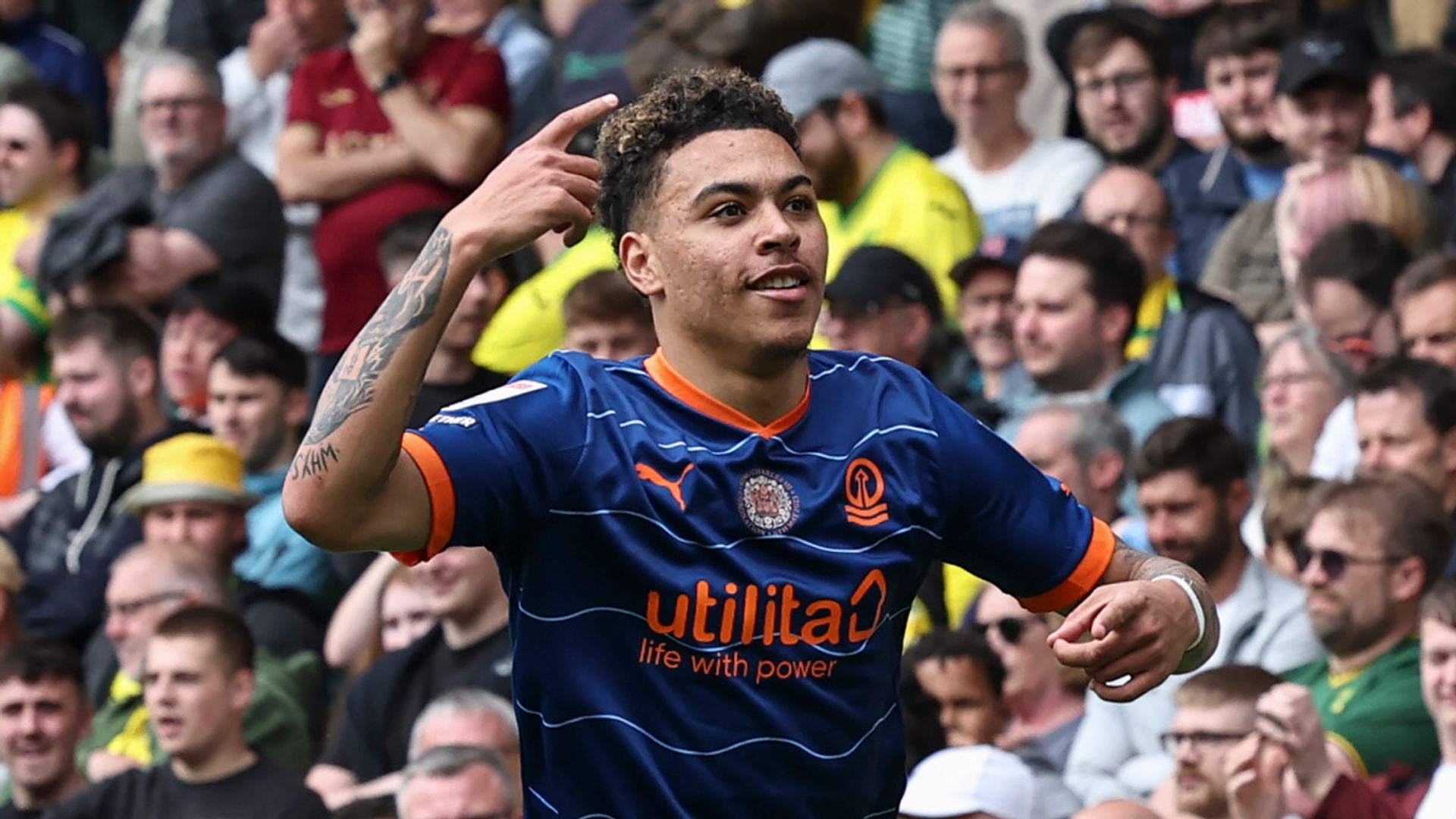 Relegated Blackpool win at Norwich