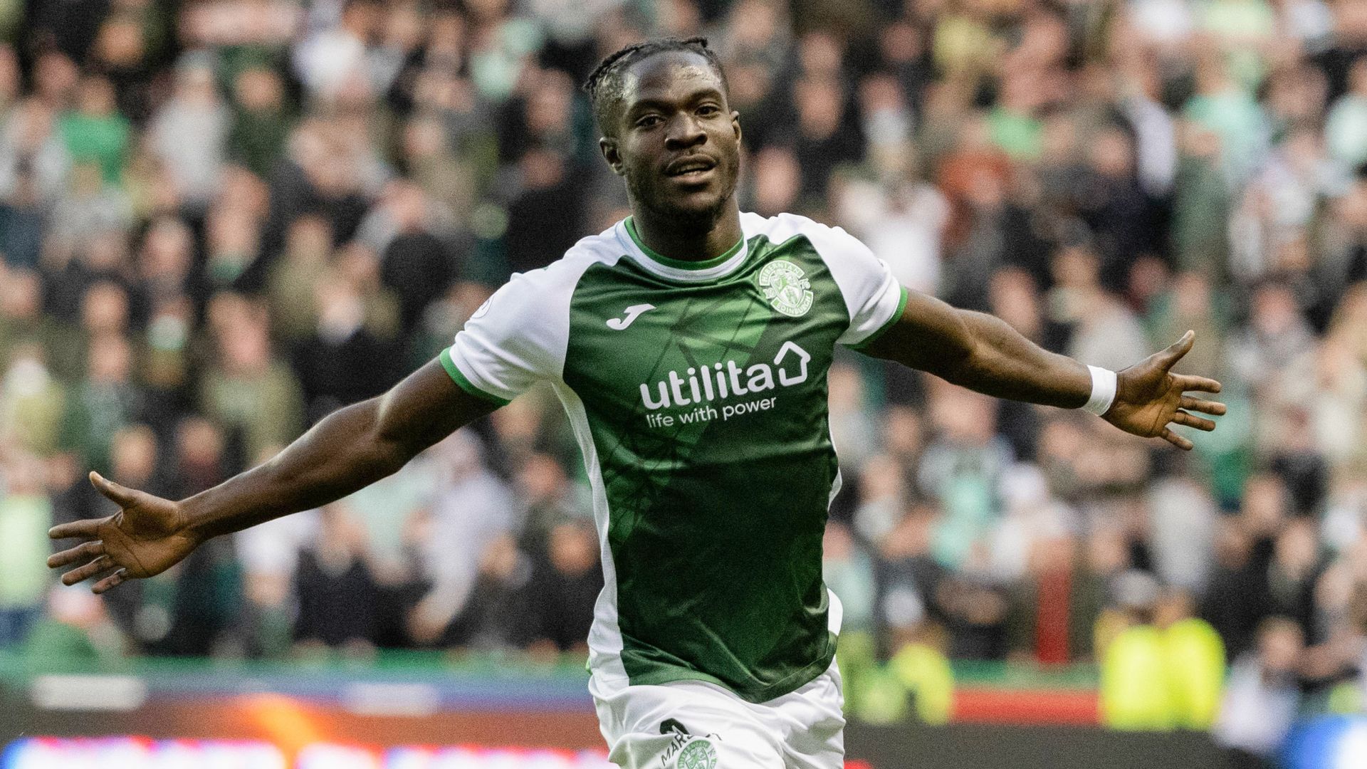 Hibs shock 10-player Celtic to set up final day European showdown